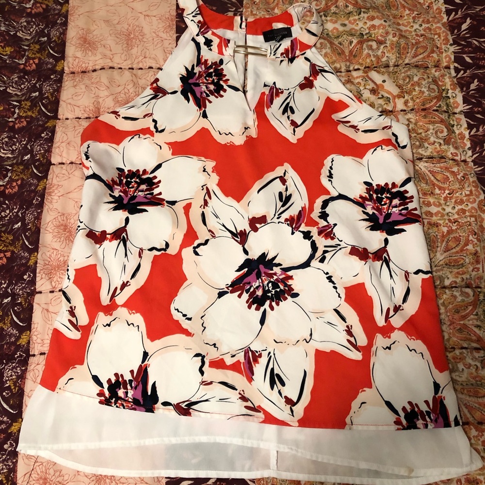 High neck sleeveless blouse